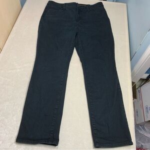 Chico’s Ex Cond. So Slimming Girlfriend Straight leg Jean sz 2.5, 12 short blue